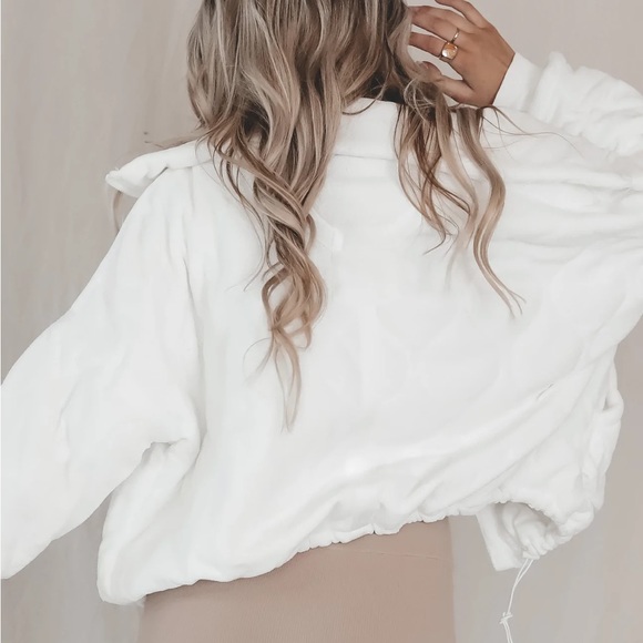 ❌sold❌ AMAZING LACE SNOW MUCH LOVE WHITE QUILTED KNIT PUFFER - Picture 3 of 6